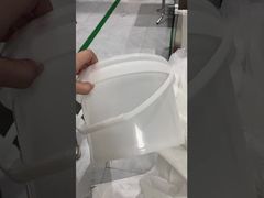 安全なプラスチック食品等級は貯蔵および輸送のためのふたのスナップとバケツでくむ