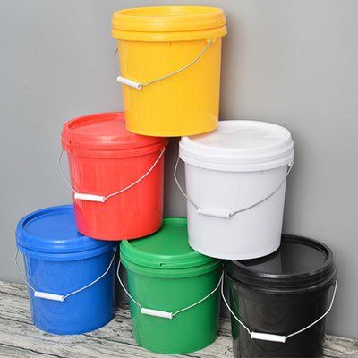 便利 な 保管 の ため に 柄 と 蓋 を 備えた 耐久 性 の プラスチック 桶