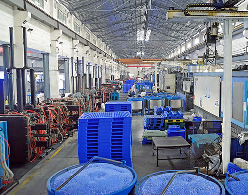 HDPE 9 フィートのネスト可能なプラスチック パレット 4 ウェイ エントリの片面