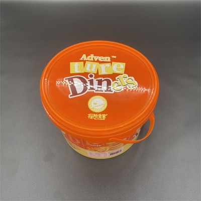 安全なプラスチック食品等級は貯蔵および輸送のためのふたのスナップとバケツでくむ
