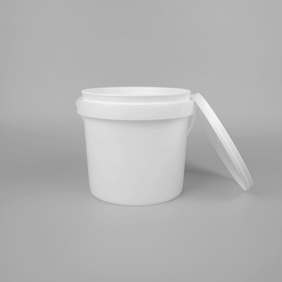 15*13.5*14cmの積み重ね可能なプラスチック浜はふたが付いている2Lプラスチック バケツをバケツでくむ