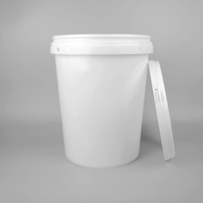 ふたが付いている白い4ガロンのポリプロピレンのプラスチック ペンキのバケツ