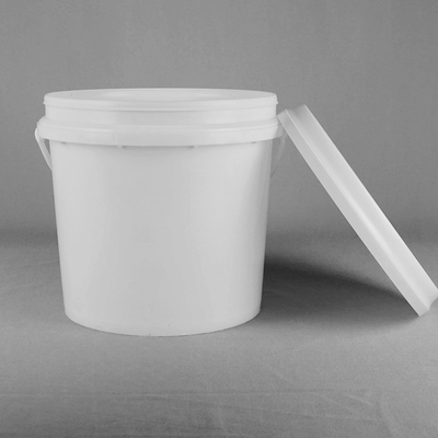 ハンドルが付いている空のプラスチック ペンキのバケツ3.5Gallon